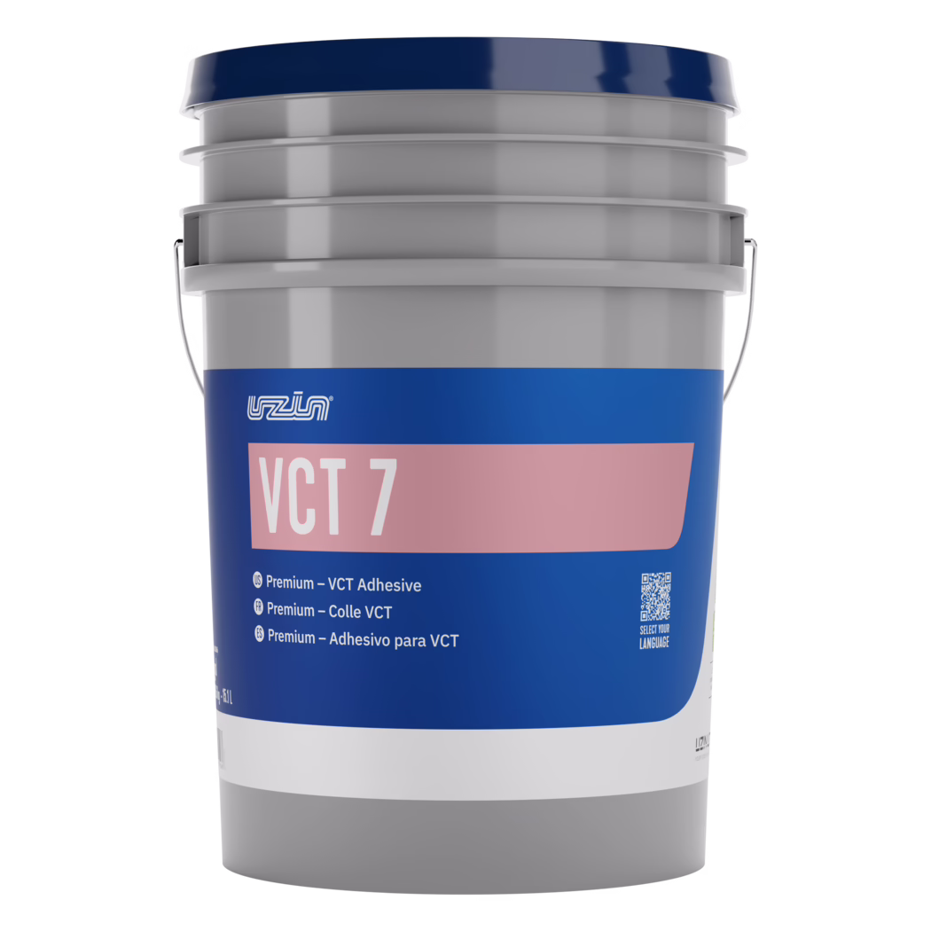 Close-up of a large plastic bucket with a blue label and a grey snap-on lid. The front label reads 'VCT 7' in large letters; a small company logo, multilingual product descriptions and a QR code are visible. The bucket features stacked rim details and a metal carrying handle; glossy highlights emphasize the smooth plastic surface.